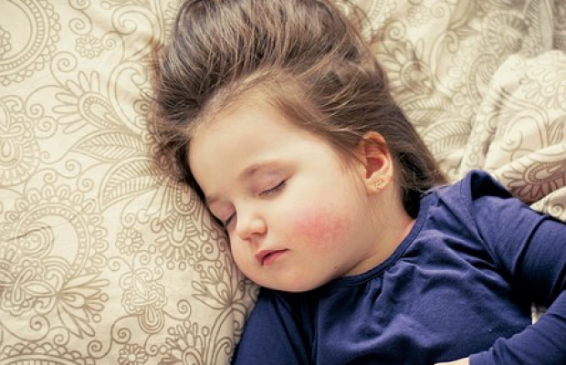 Scheiding heden Gezond Kind in eigen bed leren slapen